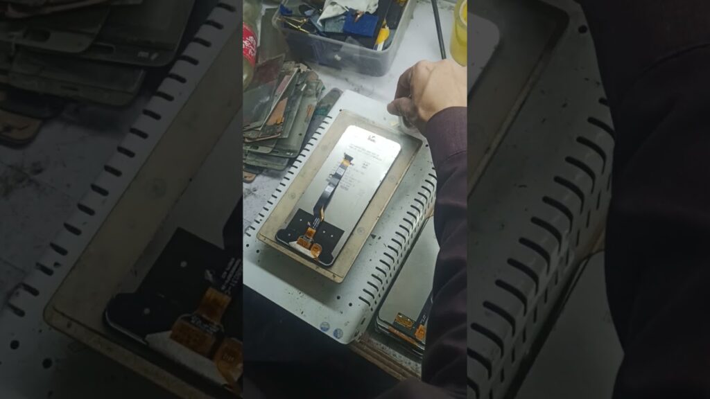 Removed Broken Phone Glass in 5 Minutes 😳