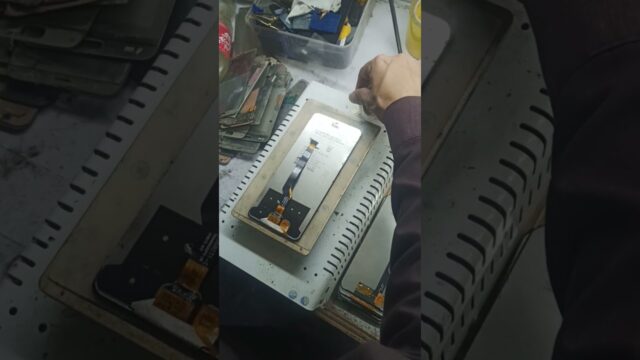 Removed Broken Phone Glass in 5 Minutes 😳